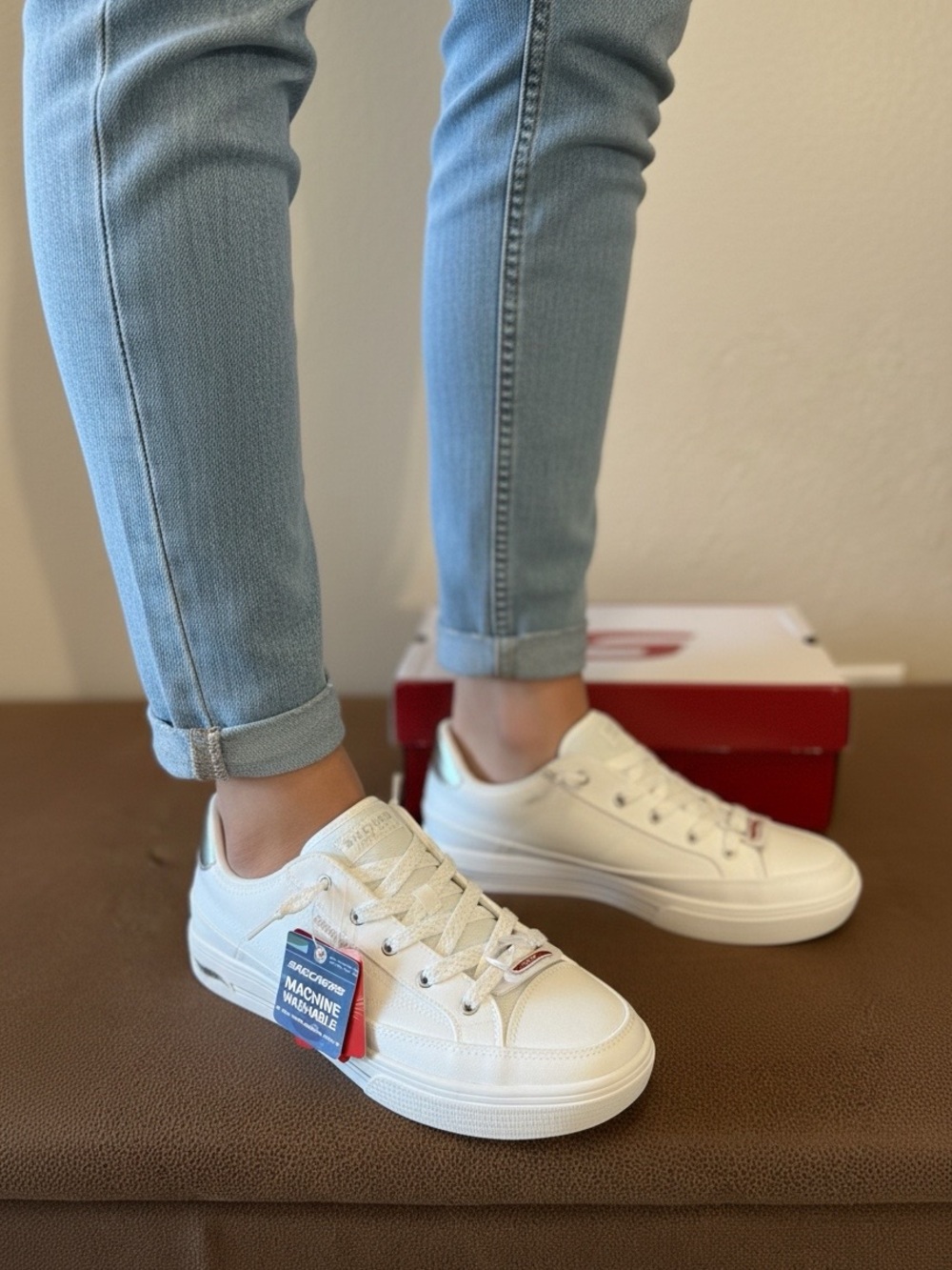 NWT***White Canvas Ladies Sketchers Sneakers (11W)